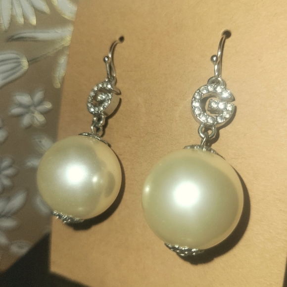 Guess Jewelry - Elegant Silver Pearl Drop Earrings